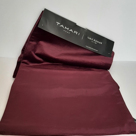 TAHARI 16 x 90 Eggplant Table Runner - Picture 9 of 16
